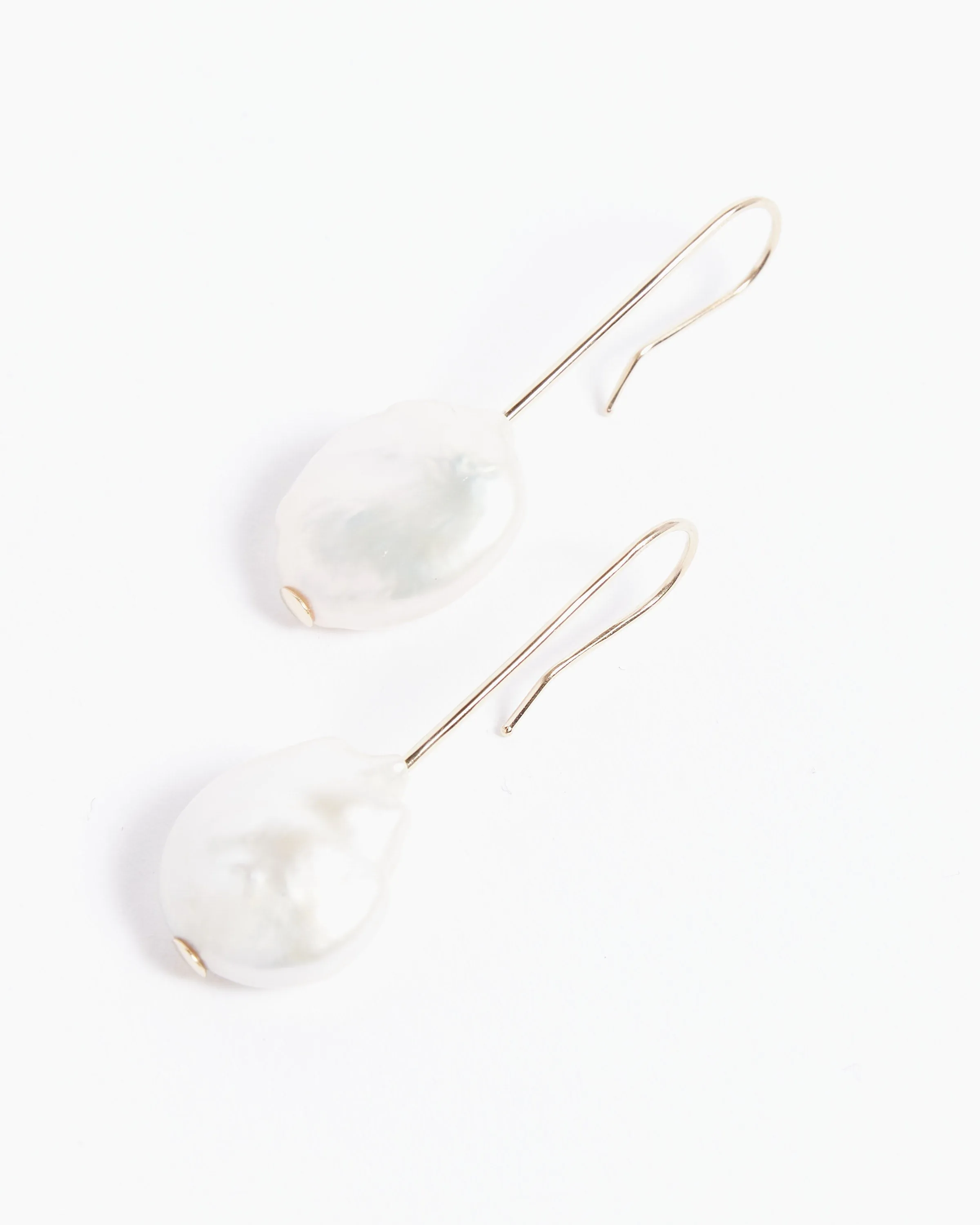 Baroque Earrings in Pearl