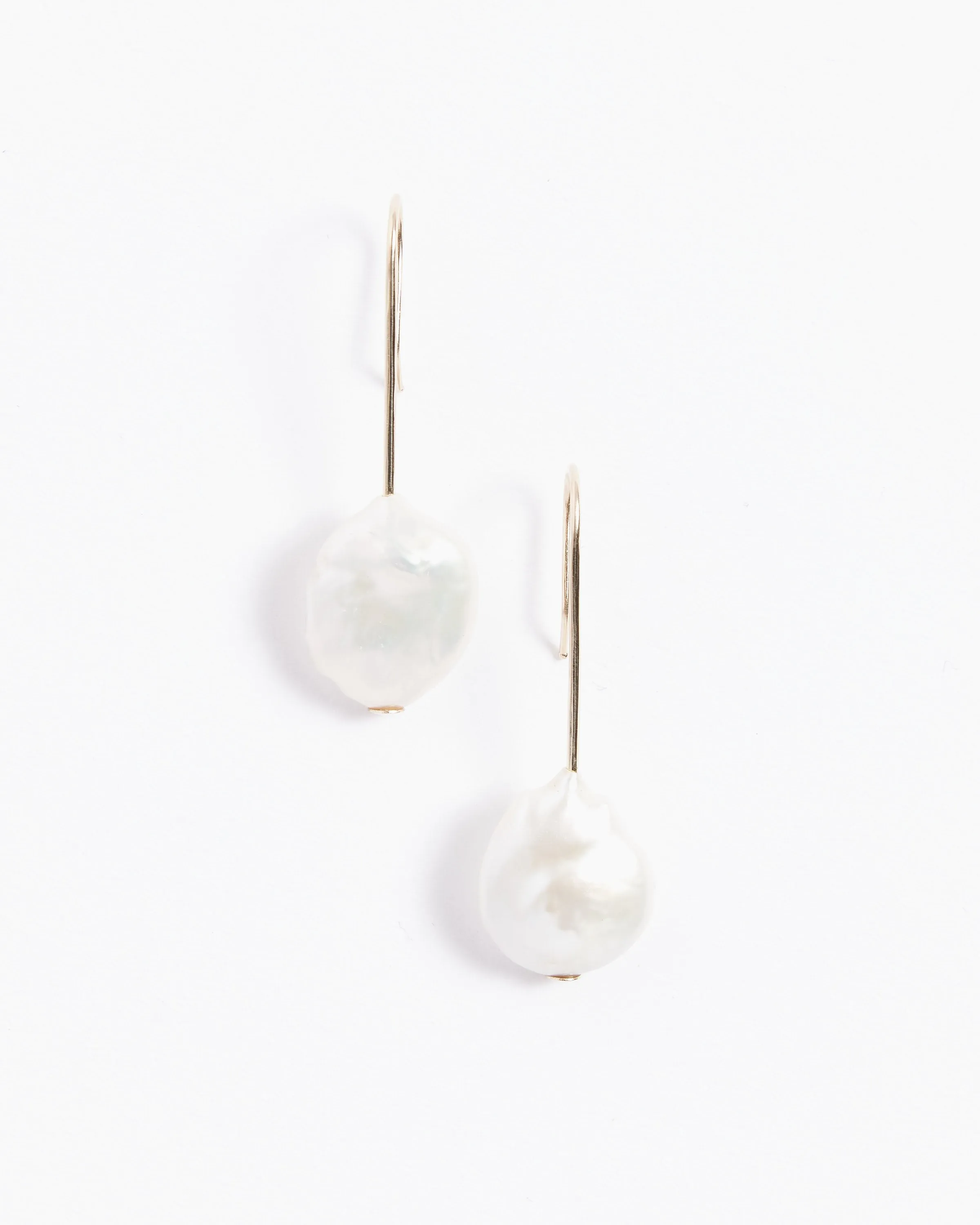 Baroque Earrings in Pearl