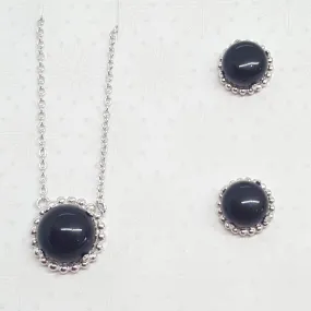 Black cabochon in silver jewellery set